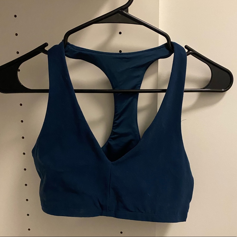 Alo V-neck yoga bra